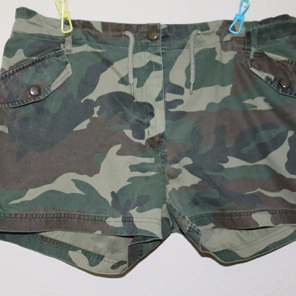 Plus Size Camo Shorts